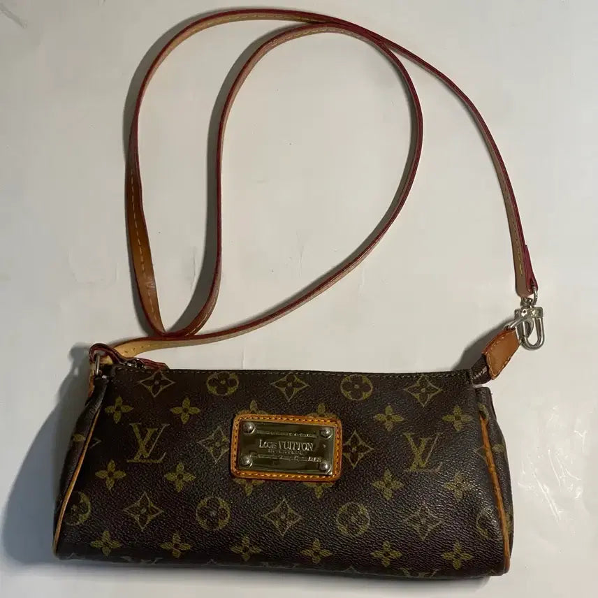 [BUNJANG] Monogram Eva Clutch Bag / 모노그램 에바 클러치백