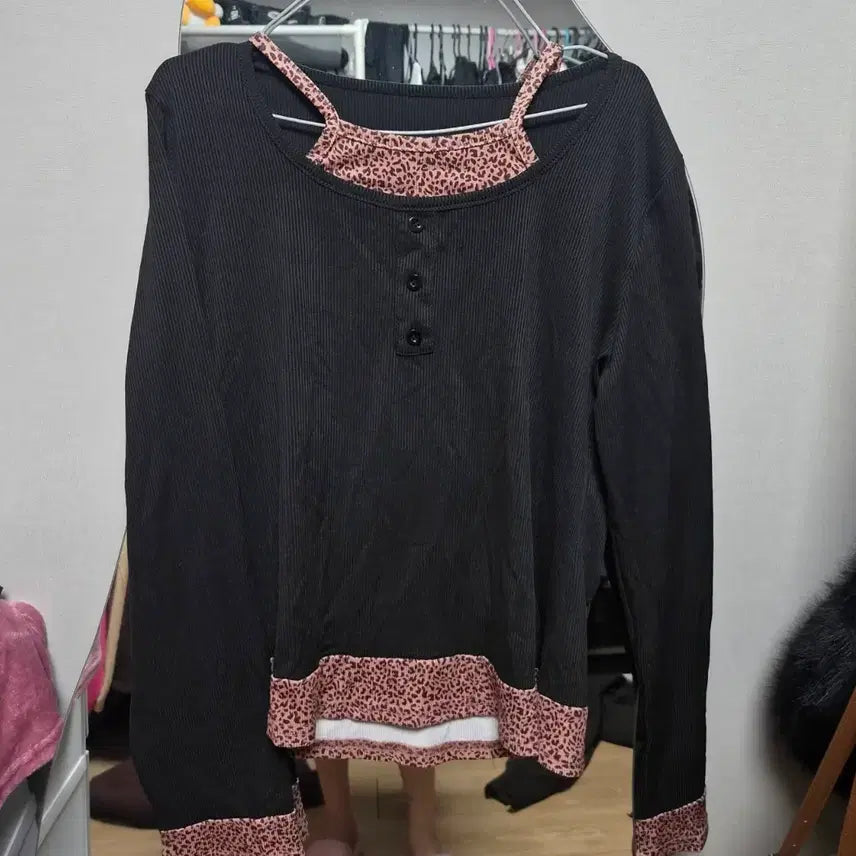 [BUNJANG] Pink Leopard Print Halterneck Knit / 핑크 호피 홀터넥 니트
