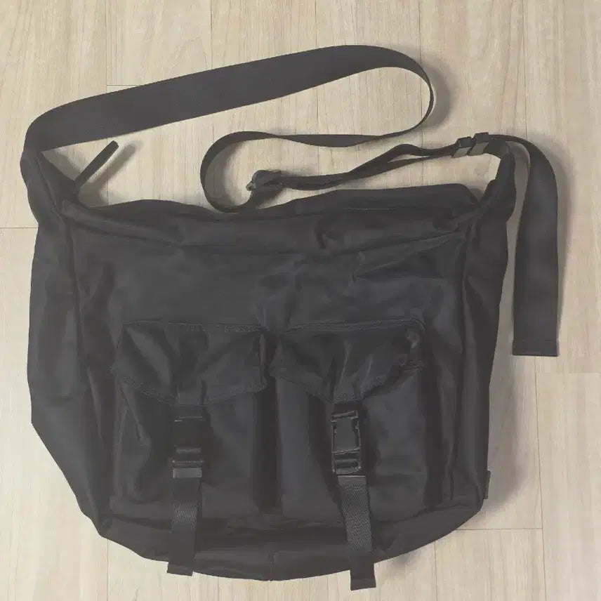 [BUNJANG] Juun.J Nylon Pocket Crossbody Bag / [마지막가격] 준지 나일론 포켓 크로스백