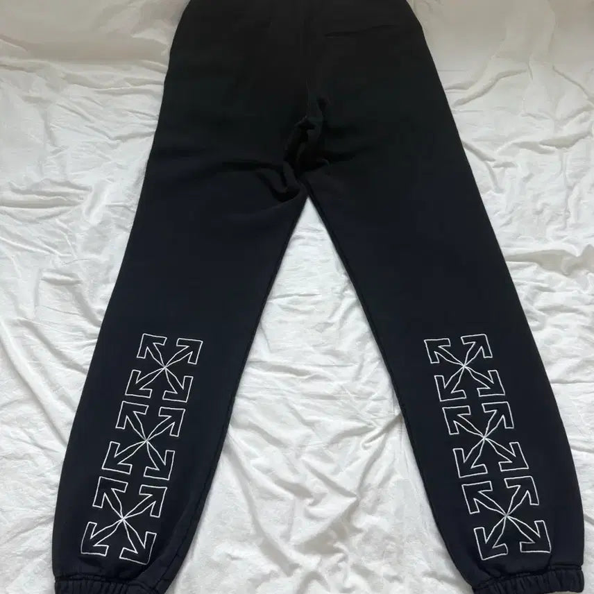 [BUNJANG] Off-White "Arrow" Logo Track Pants (Size S) / (S)오프화이트 팬츠 백화점판 팝니다