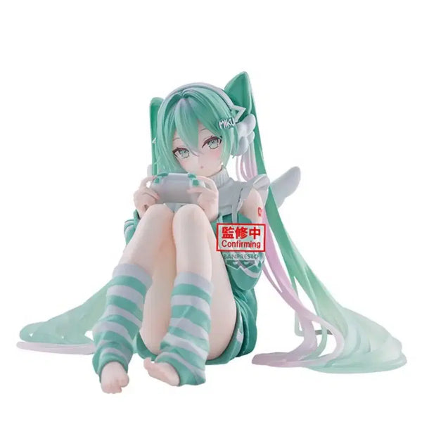 [BUNJANG] Holiday Miku Figure (Sealed) / 홀리데이 미큐 피규어 (미개봉) 급전으로 판매해요..!!