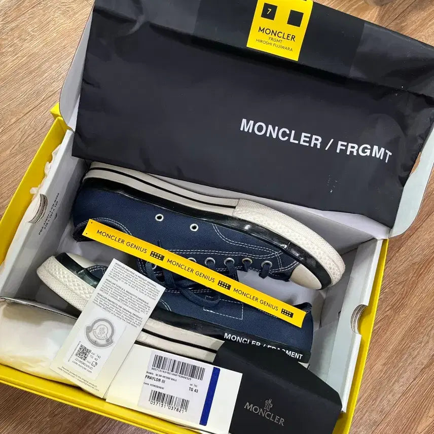 [BUNJANG] Moncler Fragment Canvas Sneakers / 몽클레어 프라그먼트 컨버스