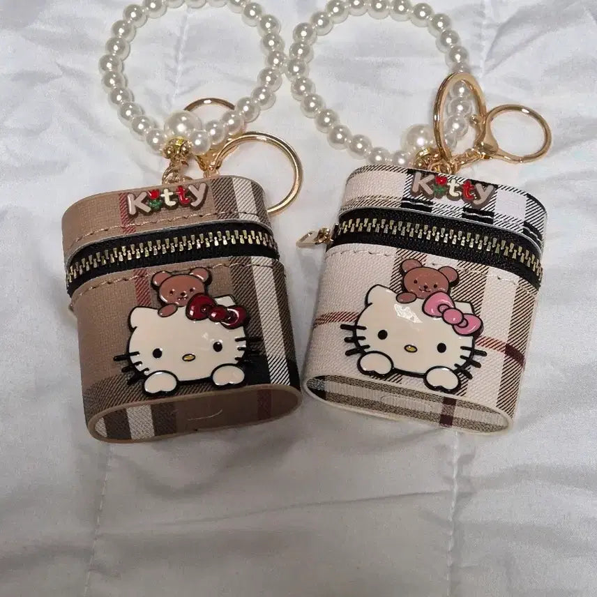 [BUNJANG] Hello Kitty Airpods Pouch Keychain (Brown/Beige) / 헬로키티 에어팟 파우치 키링 (브라운/베이지)