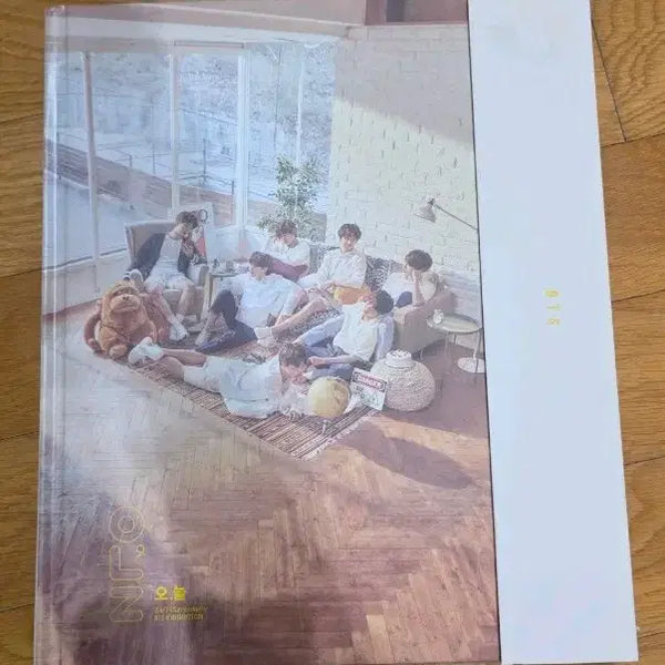 [BUNJANG] BTS 2018 "Today" Exhibition Photobook / 방탄소년단 2018 오,늘 전시회 포토북 오늘 포토북