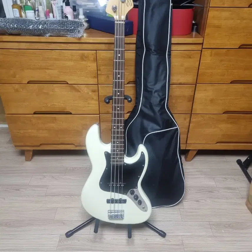 [BUNJANG] Swing Jazz King Bass Guitar / 스윙 재즈킹 베이스기타