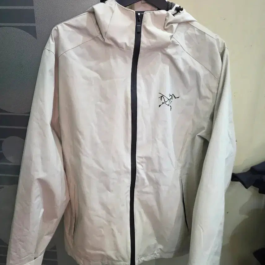 [BUNJANG] Arc'teryx Windbreaker Jacket Beige L / 아크테릭스 바람막이 자켓 베이지 L