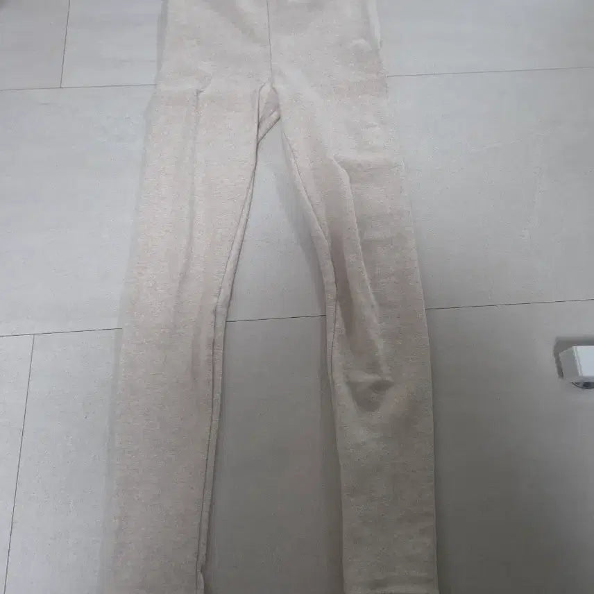 [BUNJANG] Beige Leggings Short Length / 베이지색 레깅스 새상품 숏길이