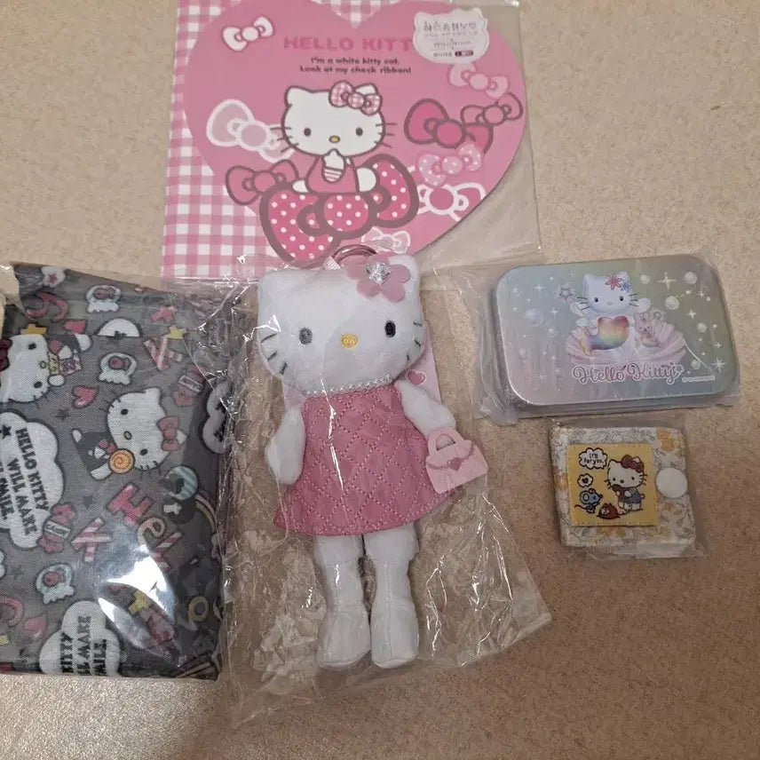 [BUNJANG] Sanrio Hello Kitty 5-Item Bundle Set / 50%할인)산리오 헬로키티 5종 일괄 판매