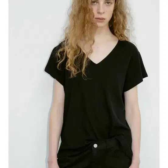 [BUNJANG] Refose V-Neck T-Shirt / 리포스 브이넥 반팔티 (soft spun t-shirt)