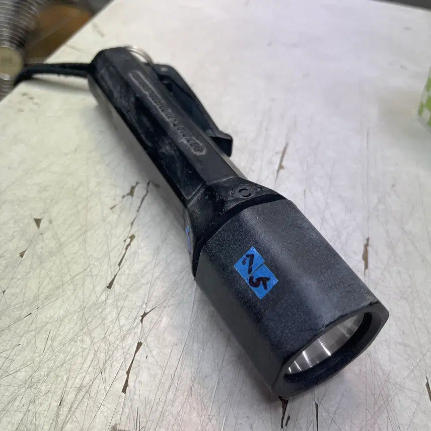 [BUNJANG] Pelican SabreLite 2010 LED Explosion-Proof Lantern Flashlight with Batteries / 전술라이트7-5.(배터리포함)펠리칸 세이버라이트 2010 LED 방폭 랜턴 플래시라이트