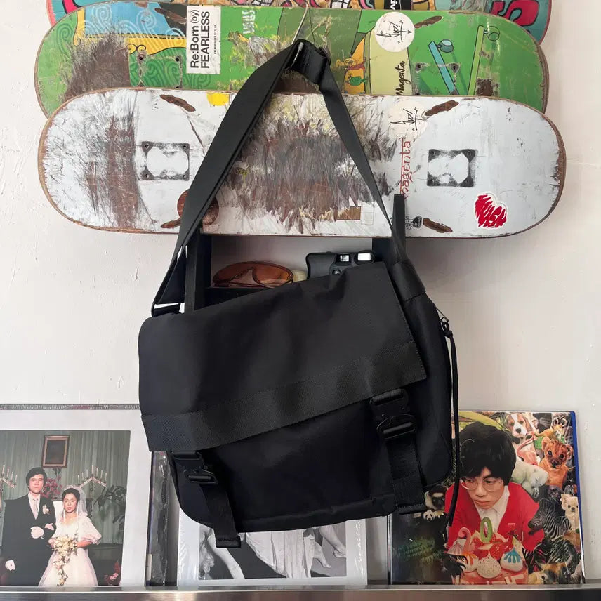 [BUNJANG] Maison Minetoo Two Buckle Messenger Bag / 메종미네드 투 버클 메신저백/W3295