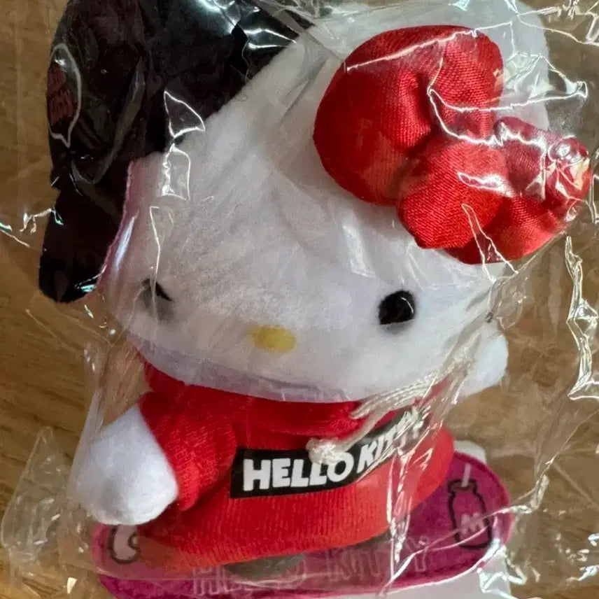 [BUNJANG] Hello Kitty Skateboard Keyring / 헬로키티 스케이트보드 키링