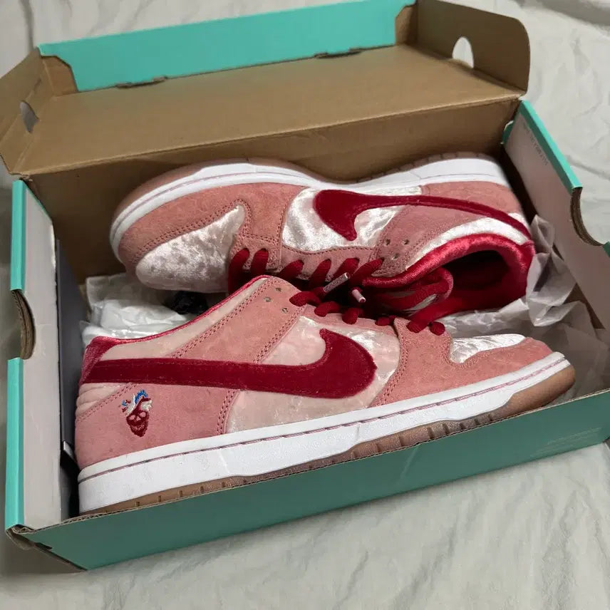 [BUNJANG] Nike SB Dunk Low StrangeLove / [260]나이키 SB 덩크 로우 스트레인지 러브