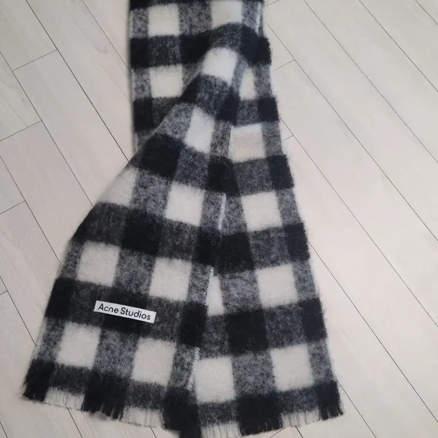 [BUNJANG] Acne Studios Mohair Check Pattern Scarf / acne studios 아크네스튜디오 모헤어 머플러