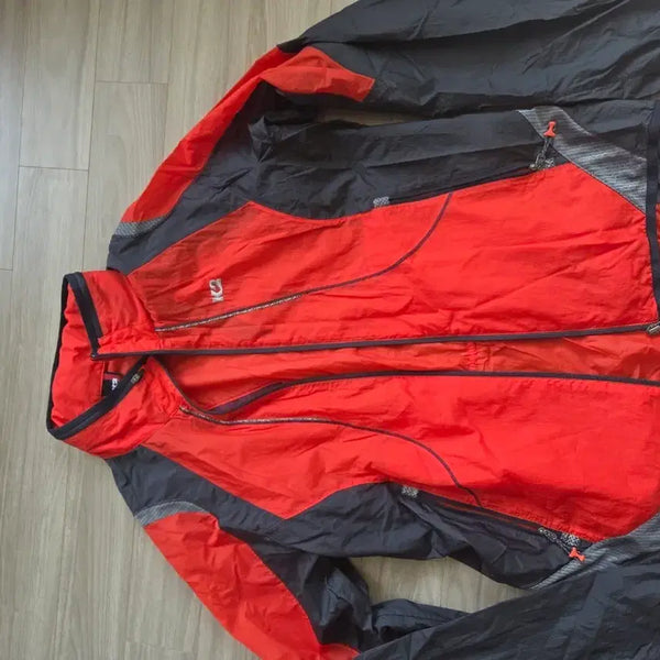 [BUNJANG] K2 Color-Blocked Windbreaker Jacket / K2 바람막이 자켓 주황색/검정색
