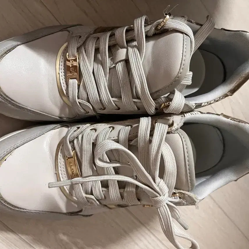 [BUNJANG] ALDO White Gold Sneakers (235) / ALDO 화이트 골드 스니커즈 235