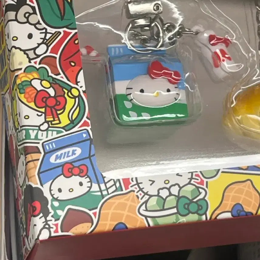 [BUNJANG] Olive Young Hello Kitty Daegwallyeong Milk Keychain / 올리브영 키티 키링 대관령 우유 판매해요! 키링 스트랩