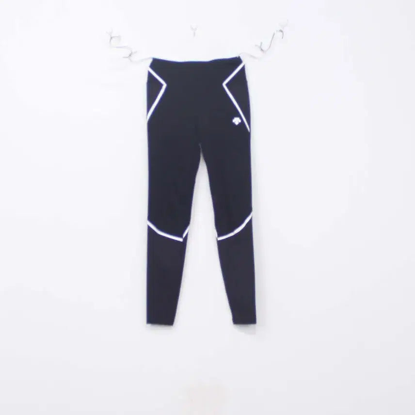 [BUNJANG] Descente Women's Leggings Training Pants (Size M) / [정품] 데상트 여성 레깅스 트레이닝 팬츠 운동 레저 M사이즈 정인샵