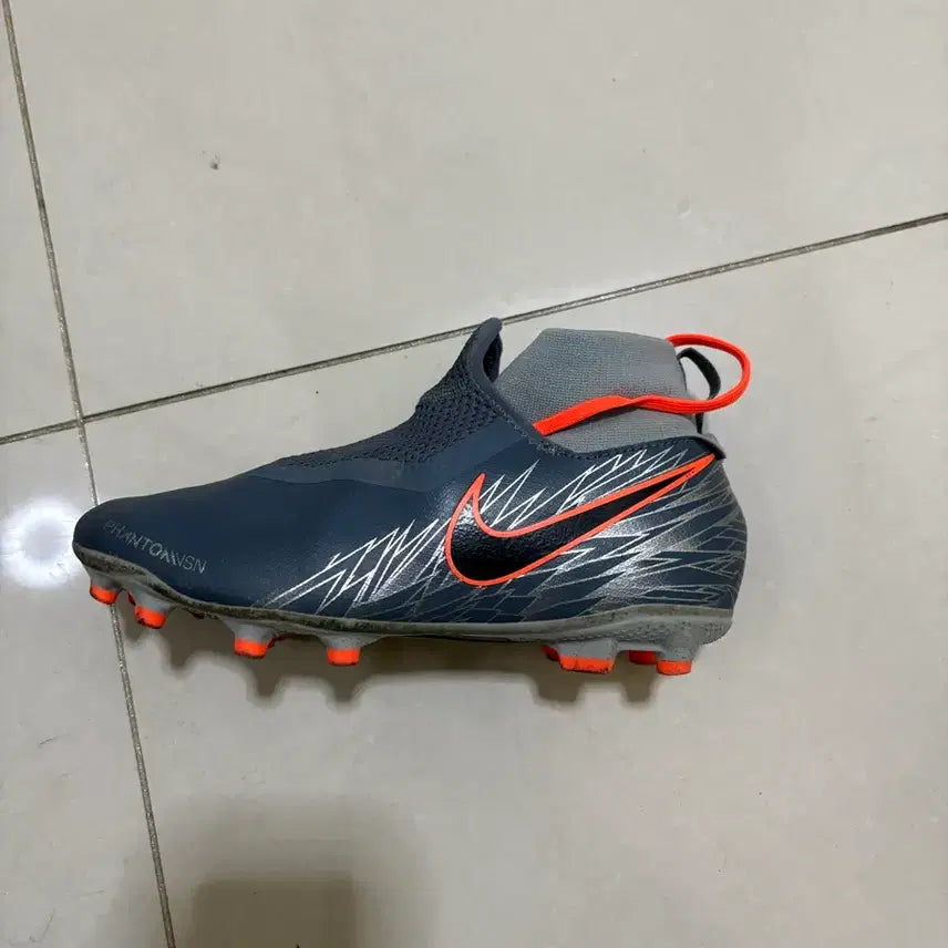 [BUNJANG] Nike Phantom Vision Academy DF FG/MG Soccer Cleats / 나이키 팬텀 비전 아카데미 DF FG/MG 축구화