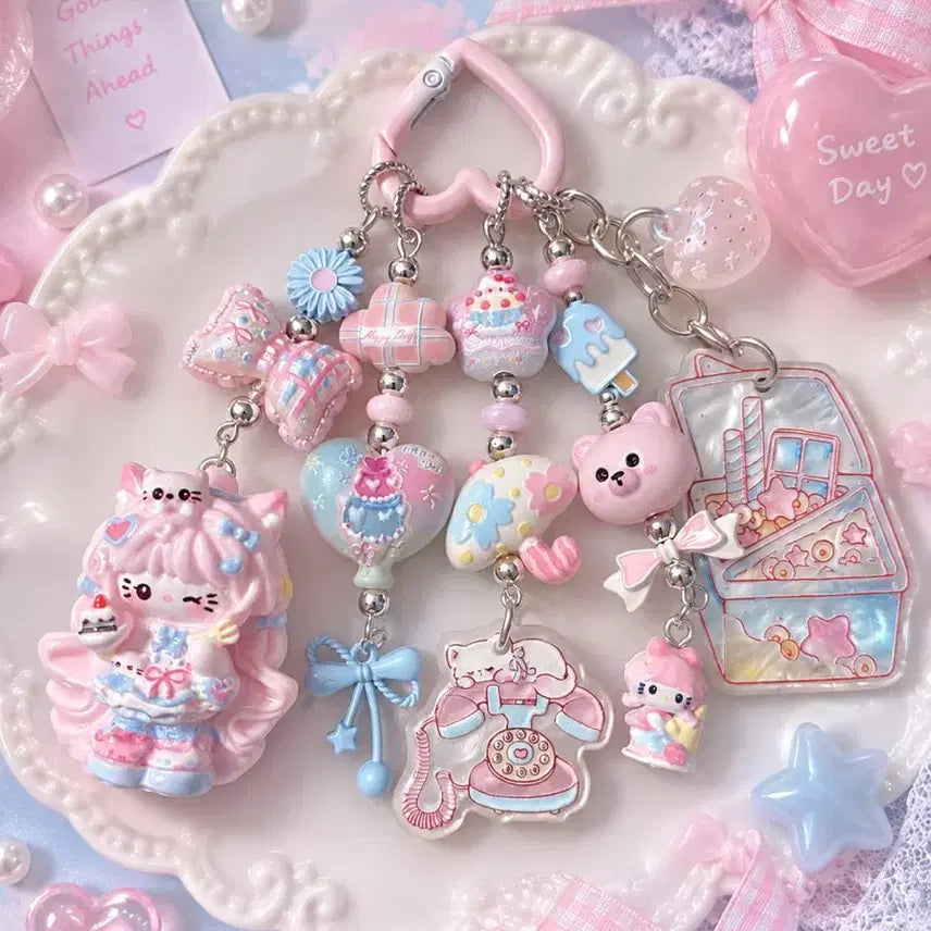 [BUNJANG] Handmade Kitty Figure Beaded Keychain / 키티 피규어 핸드메이드 비즈 키링
