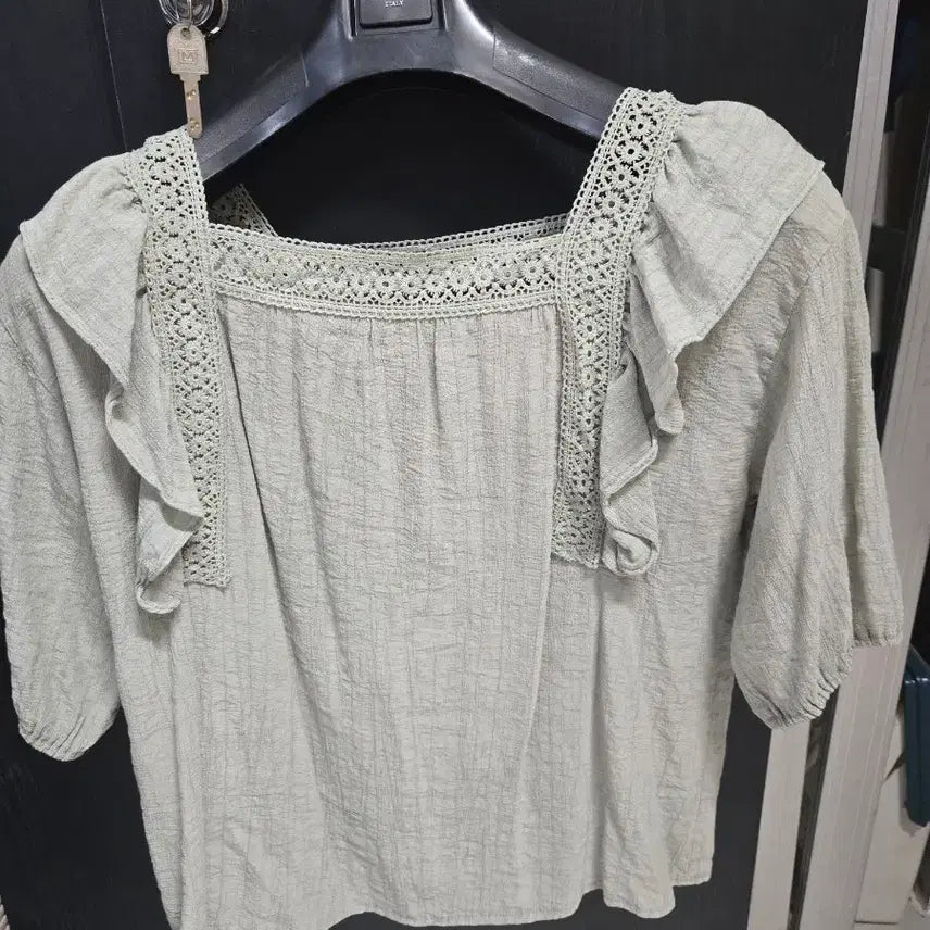 [BUNJANG] Blouse and T-Shirt Set / 블라우스와 티셔츠
