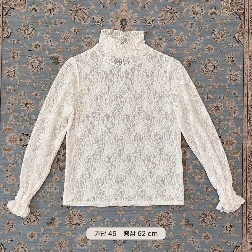 [BUNJANG] White Lace Turtleneck Top / 흰색 레이스 폴라티