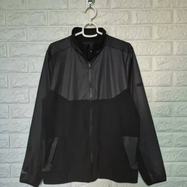 [BUNJANG] Under Armour Black Zip-Up Jacket / 언더아머 블랙 집업 자켓