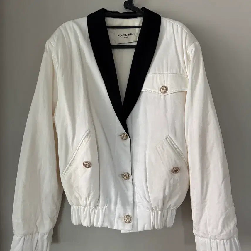 [BUNJANG] Ivory Black Color Block Jumper / 힙쟁이 아이보리 블랙 배색 점퍼