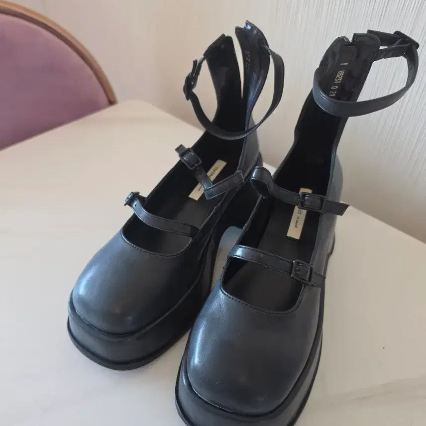 [BUNJANG] Black Platform Strap Heels - 250mm / 462.(250mm)검정색 플랫폼 통굽 스트랩 구두