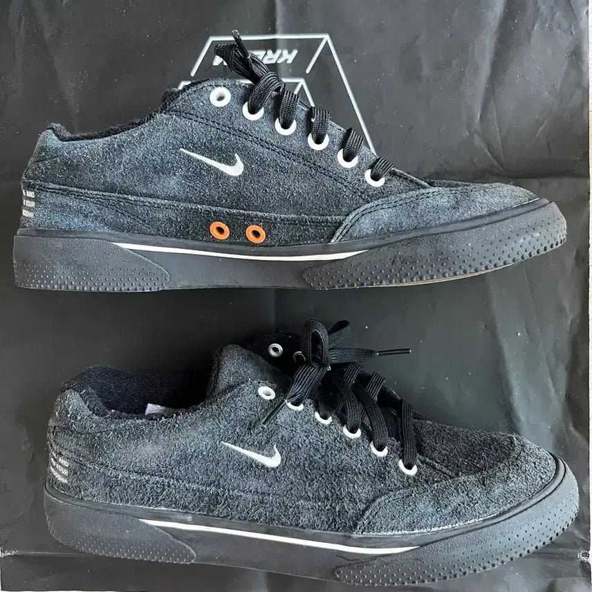 [BUNJANG] Nike SB GTS 97 Suede Black Sneakers / 정품 나이키 SB GTS 97 스웨이드 블랙 스니커즈 판매합니다.