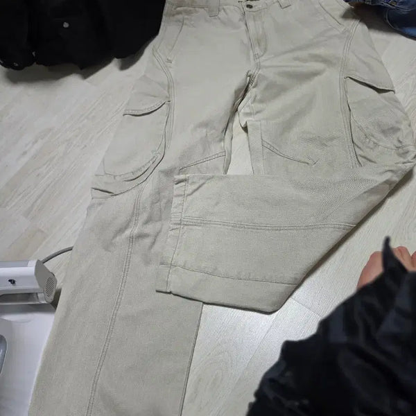 [BUNJANG] INSILENCE Cargo Pants Beige Large / 인사일런스 카고 팬츠 베이지색 라지