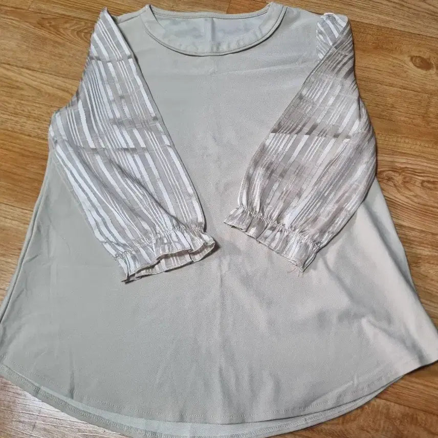 [BUNJANG] Ellenne Women's Beige Puff Sleeve Blouse / 엘렌느 여성 블라우스 베이지 퍼프 소매