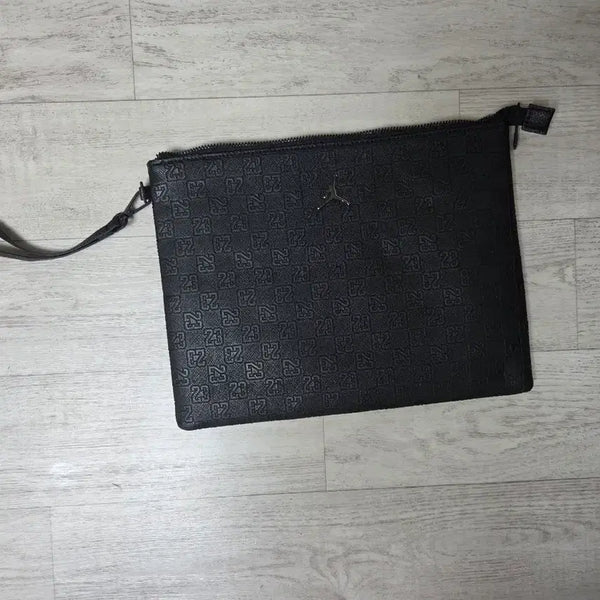 [BUNJANG] Jordan Monogram Clutch Bag / 조던 모노그람 클러치백