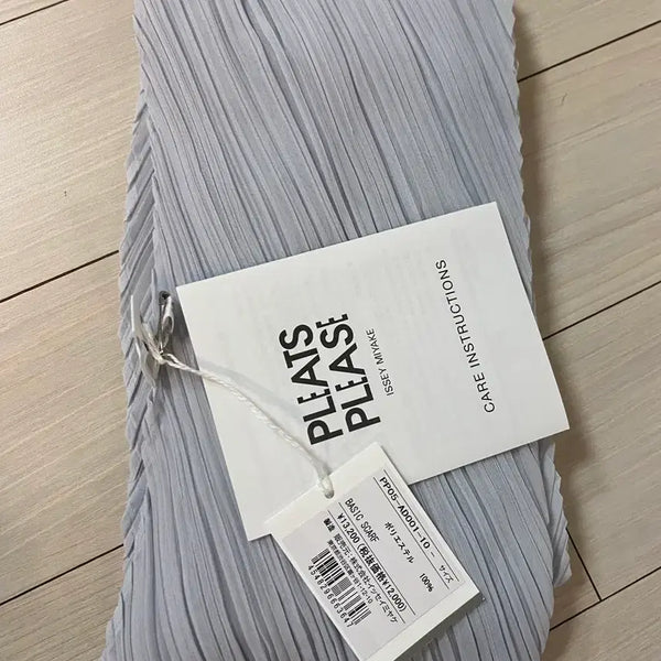 [BUNJANG] Pleats Please Scarf Light Grey / 플리츠플리즈 스카프 연그레이