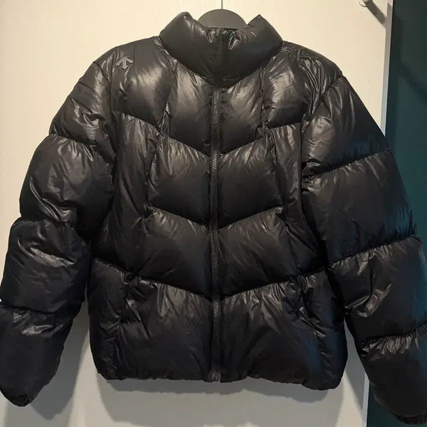 [BUNJANG] Descente Shiny Puffer Down Jacket - Black / 숏 푸퍼 다운 자켓 유광 블랙(SO323UDJ93)