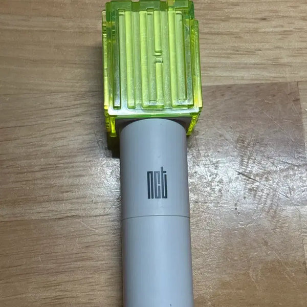 [BUNJANG] NCT Official Lightstick Lip Balm / 엔시티 응원봉 립밤 믐뭔봄 아모레 sm nct