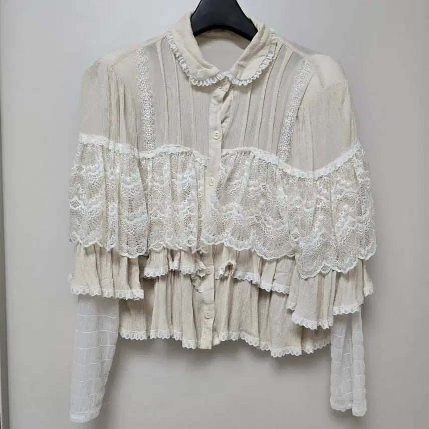 [BUNJANG] Lace Frill Blouse - Ivory / 레이스 프릴 블라우스 아이보리