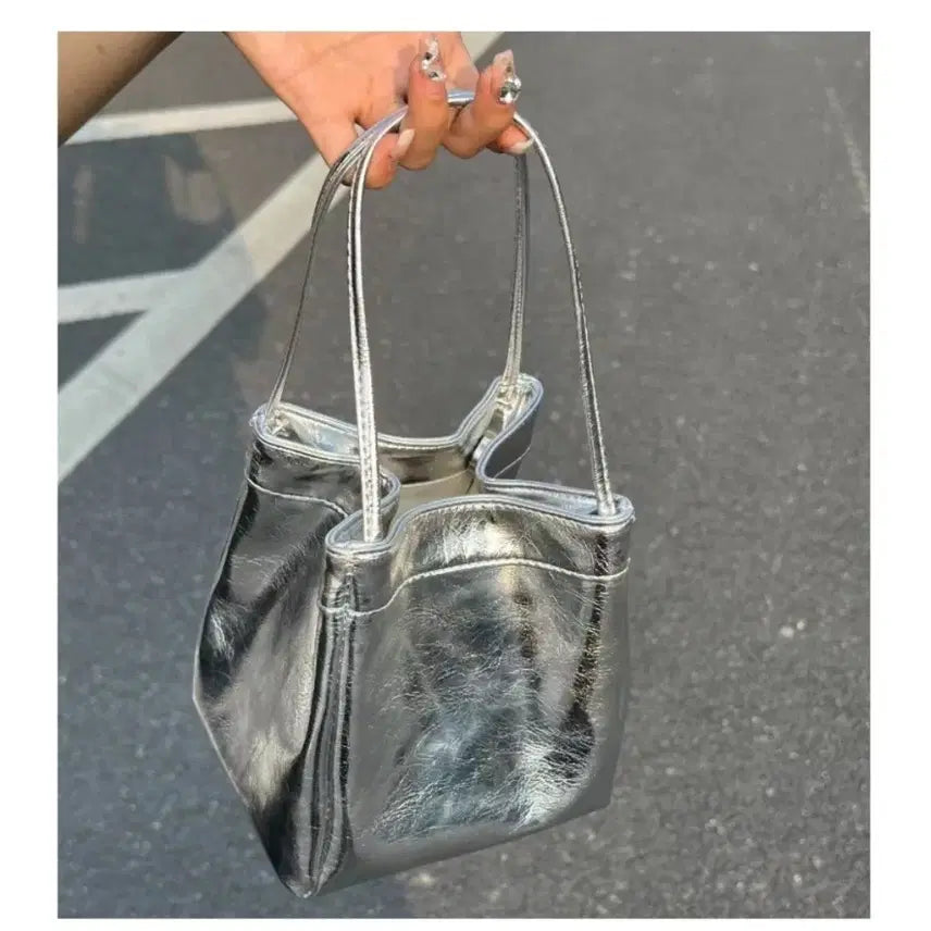 [BUNJANG] Silver Shirring Texture Shoulder Bag + Black (2 Types) / 실버 숄더백 셔링 텍스처+블랙2종