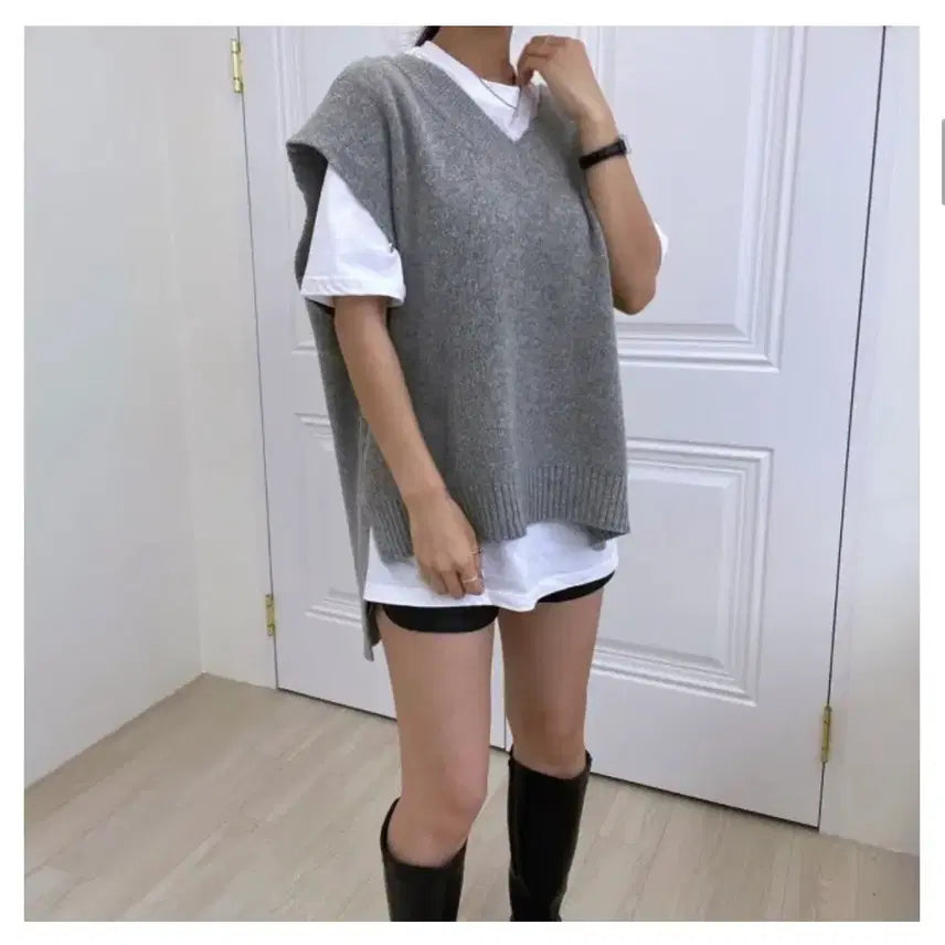 [BUNJANG] Oversized V-Neck Knit Vest - Grey / 그레이 브이넥 트임 니트 조끼
