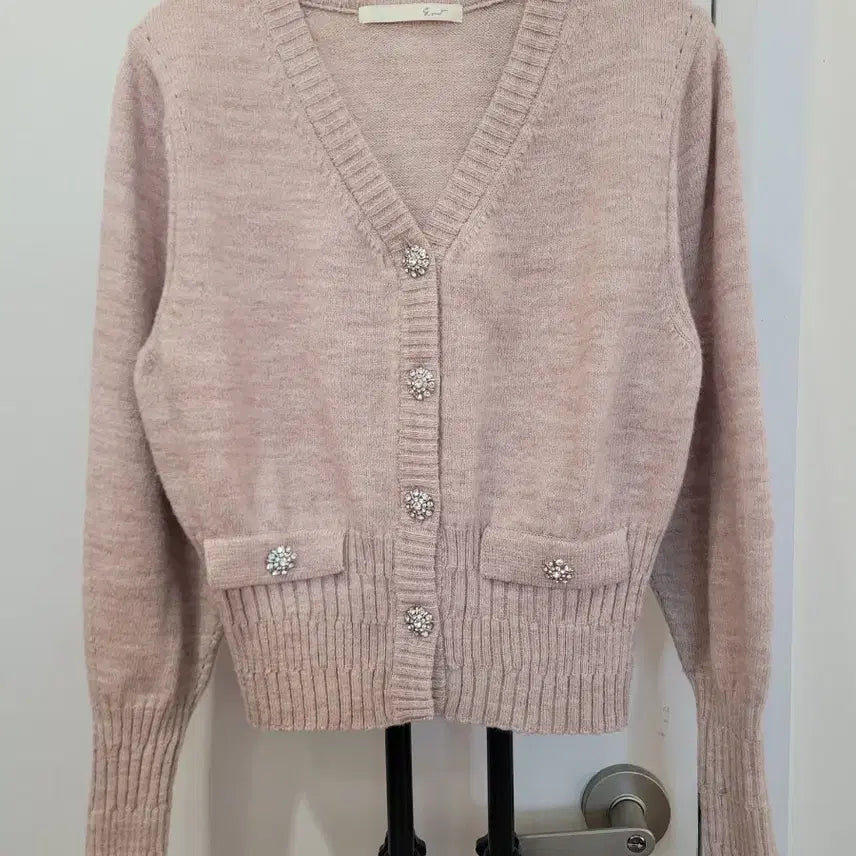 [BUNJANG] G-Cut Cubic Button Wool Cardigan / 지컷 큐빅단추 울 가디건 55~66
