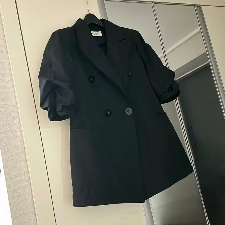 [BUNJANG] TIME Signature Trench Jacket (Black, Size 55) / 한섬 타임 TIME 시그니처 바스락 셔링 소매 트렌치 자켓 블랙 슬리브 포인트 재킷 5부 반팔