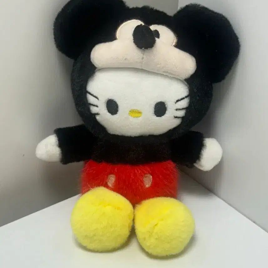 [BUNJANG] Hello Kitty x Mickey Mouse Keychain Charm / 키티 미키마우스 키링
