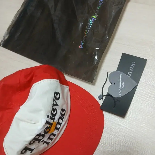 [BUNJANG] PEACEMINUSONE Red Snapback Hat / PEACEMINUSONE 빨강색 모자 (미사용)