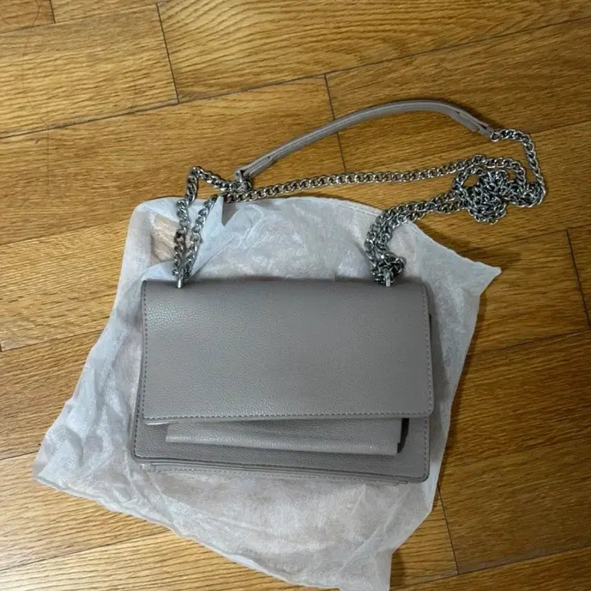 [BUNJANG] Sixty Eight Chain Crossbody Bag / 식스티에잇 체인 크로스백