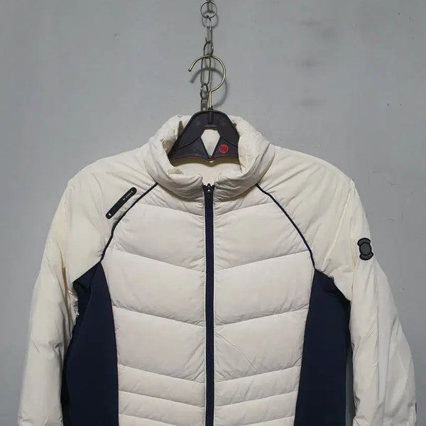 [BUNJANG] Wide Angle Women's Lightweight Padded Zip-Up Jacket (Ivory) / 1956) 와이드앵글 여성 골프 경량 패딩 집업 자켓 90