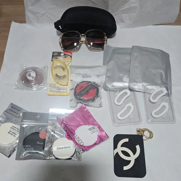 [BUNJANG] Assorted Home & Living Bundle Set / 목쿠션 차량용. 선글라스. 속눈썹.눈밑니들패치.등등다