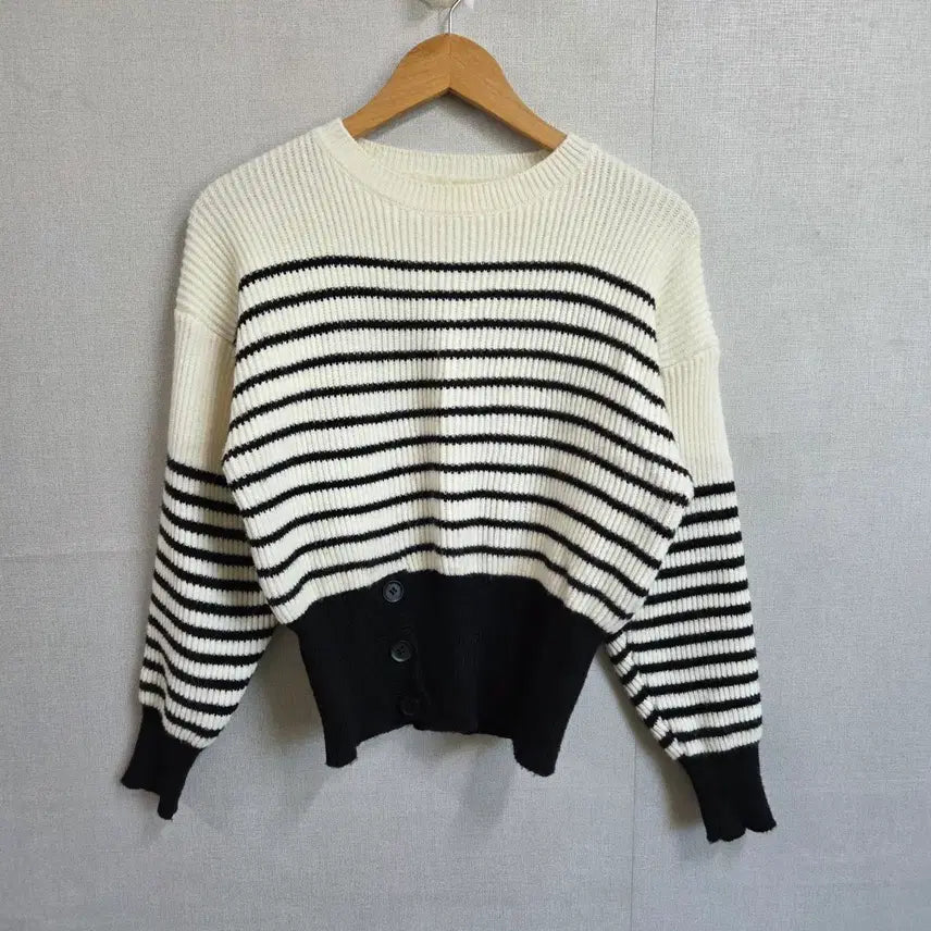 [BUNJANG] Women's Striped Round Neck Knit Sweater / 여성 단가라 라운드넥 니트 스웨터 F JJ4132