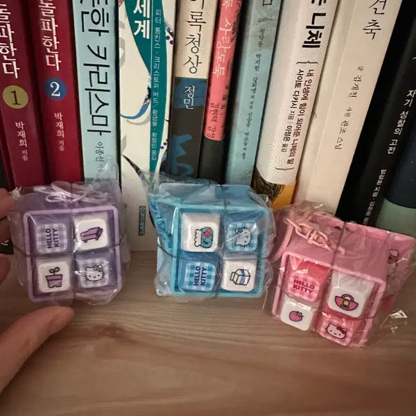 [BUNJANG] Hello Kitty Cube Keyring New Product / 헬로키티 큐브 키캡 키링 새상품