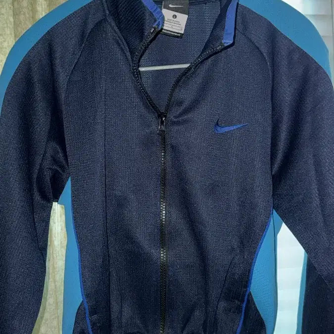 [BUNJANG] Nike Vintage Track Top Cropped (L) / 나이키 빈티지 트랙탑 크롭(L)