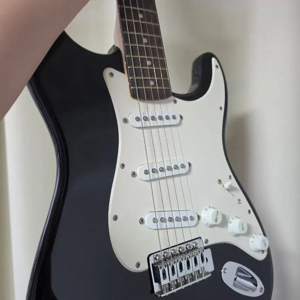 [BUNJANG] Squier Bullet Stratocaster Electric Guitar / 스콰이어 불렛 스트라토캐스터 일렉기타